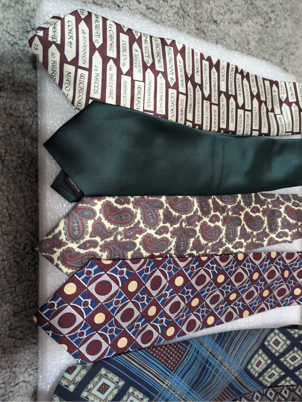 MEN'S..SILK..NECK TIES..DESIGNER Lot Of 6(1417)B